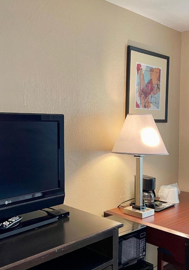 Red Bluff Inn エクステリア 写真